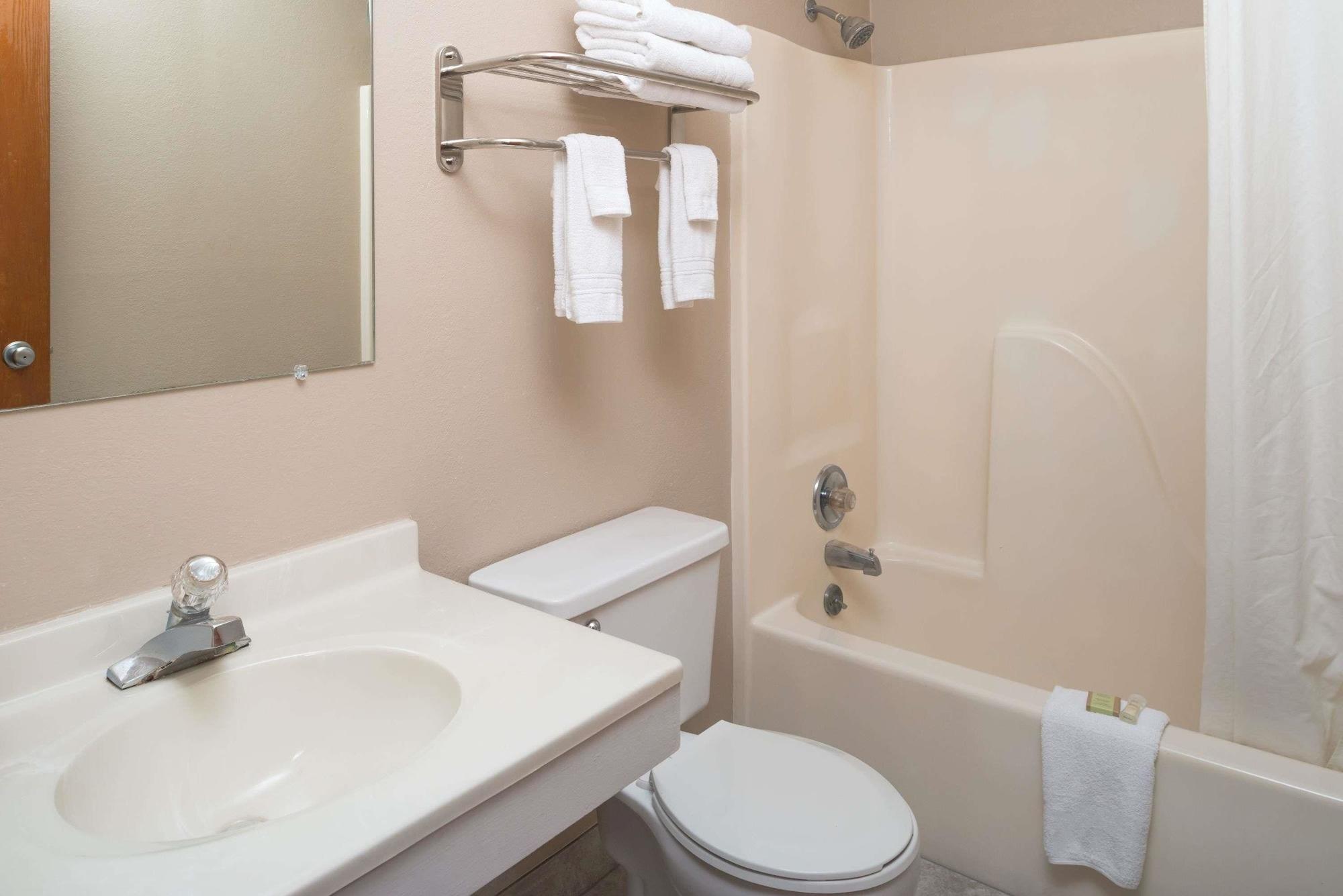 Hotel Super 8 By Wyndham Omaha Ne Esterno foto