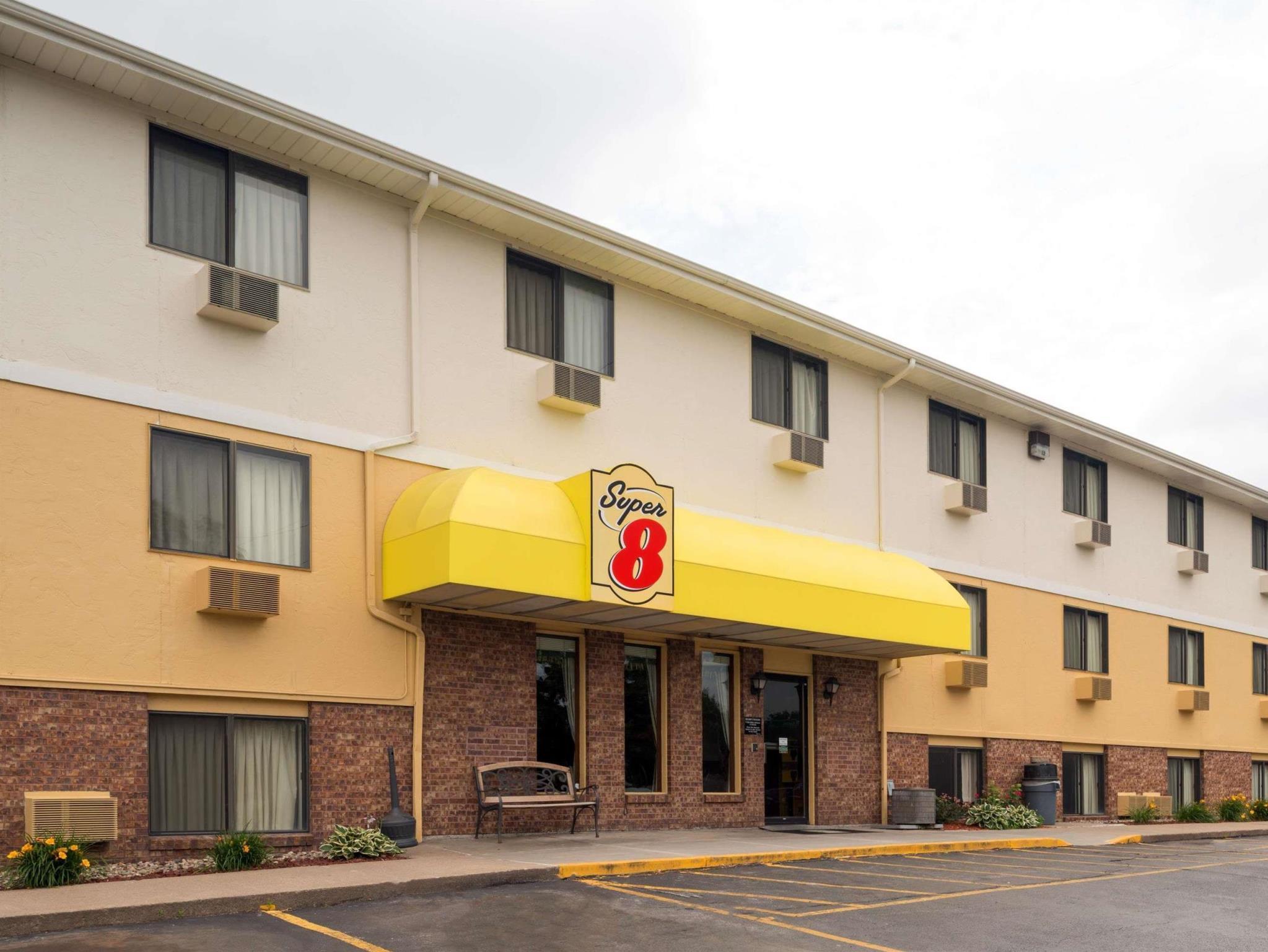 Hotel Super 8 By Wyndham Omaha Ne Esterno foto